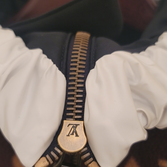 SOLD Louis Vuitton Monogram Fleece Jacket 38. Fabulous!!! - Picture 7 of 15